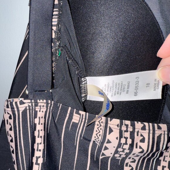 Swimsuits for All Aztec Print Swimsuit One Piece Geometric Design Size 18 - Picture 8 of 9